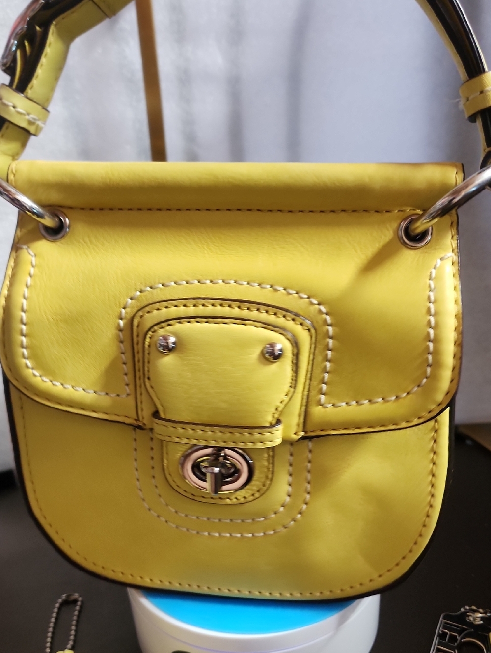 Coach 2012 Legacy Mini Willis Leather Carry/Crossbody 3 Hang Tags Euc - Picture 4 of 17
